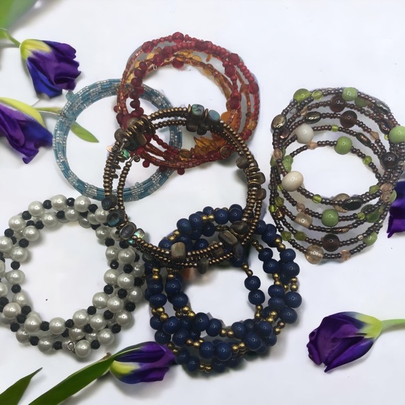 Vintage/Modern Jewelry Mystery Bundle Plus Bonus 40 Free Earrings NWT/Pre-Loved - Picture 12 of 16